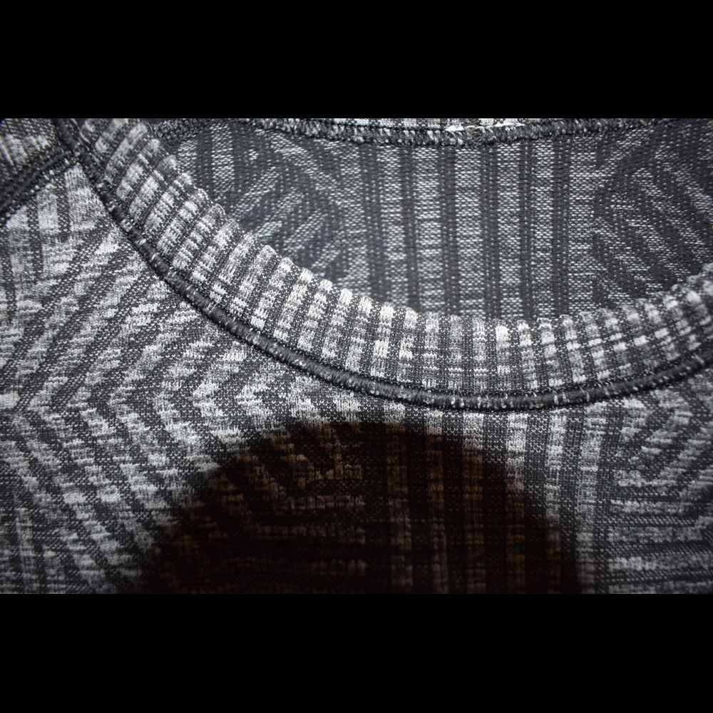 Lululemon Grey Patterned Long Sleeve - image 5